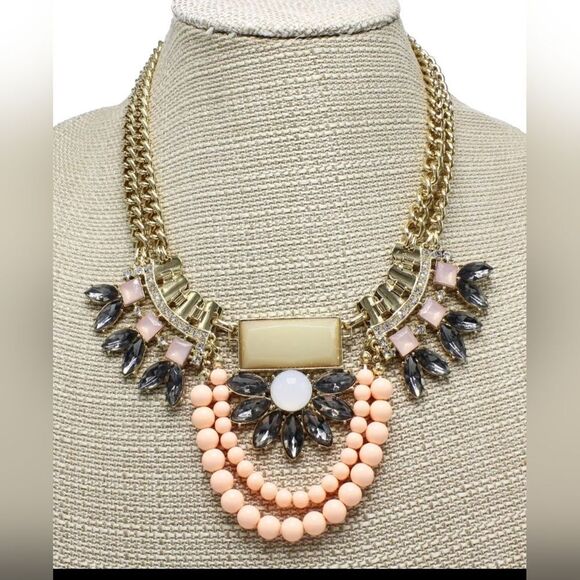 Statement Necklace with Peach Beads and Beautiful Rhinestones NWT 18" - Picture 1 of 2